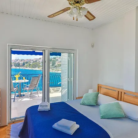 Casa vacanze Beautiful In Okrug Gornji With Wifi *