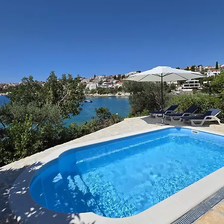 Casa vacanze Beautiful In Okrug Gornji With Wifi *